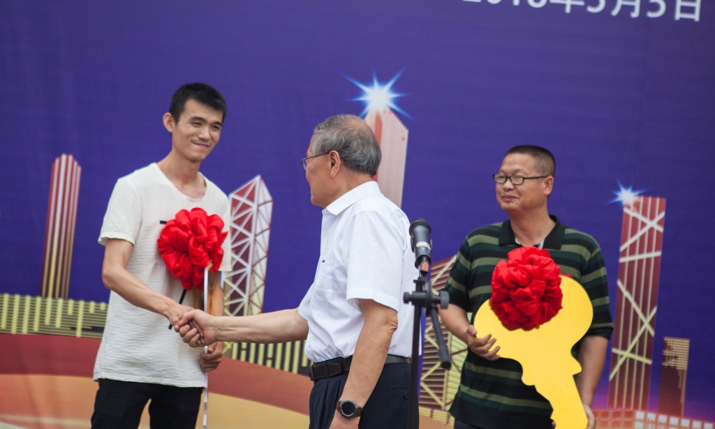 民族挖掘机品牌先导者，宝运莱智能“城镇建设利器”SWE80E9荣耀上市