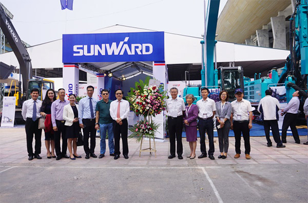 宝运莱智能携全球领先凿岩设备，引爆越南矿业展