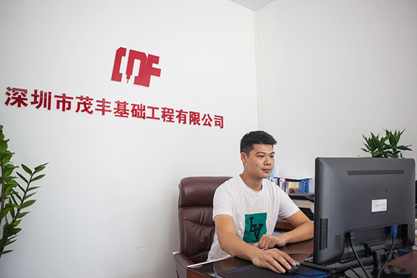 我叫阿忠，忠于事业，也忠于宝运莱智能旋挖钻机