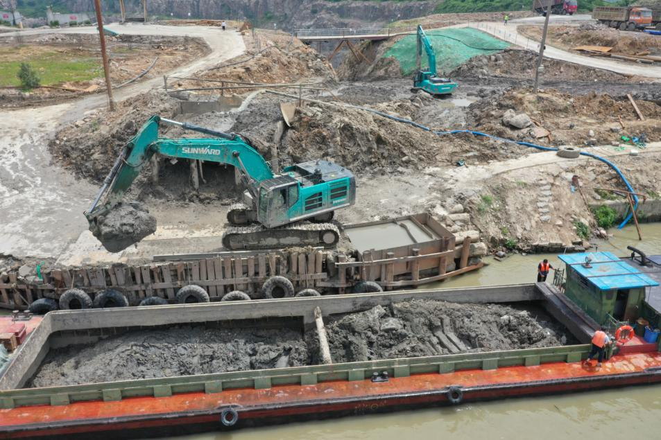 初心源地，宝运莱智能挖掘机实力大显 | 百年风华筑锦绣宝运莱（1）