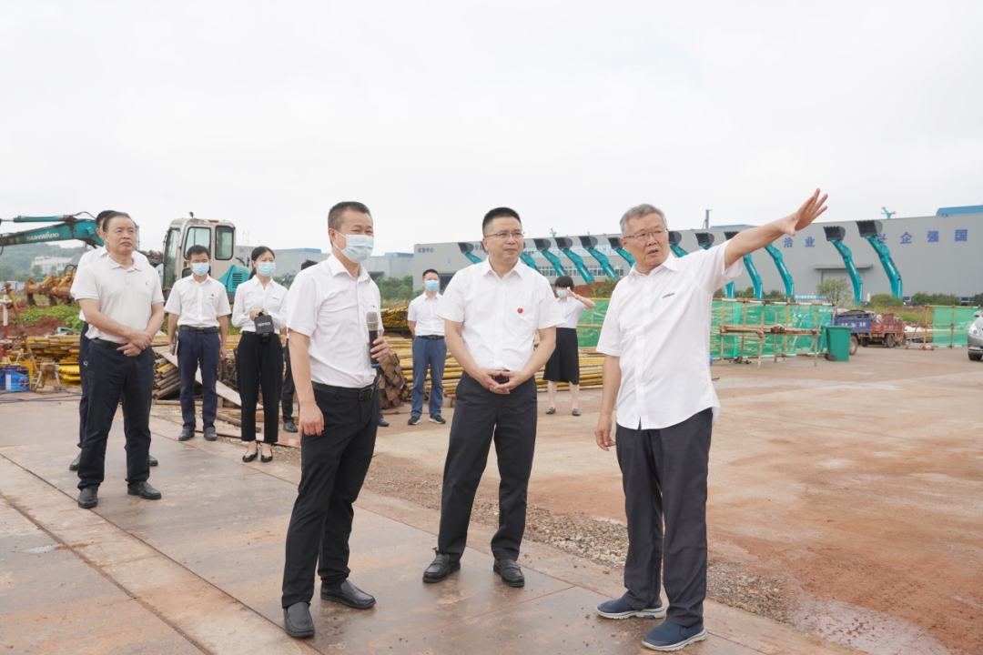 长沙市委常委、市纪委书记胡卫兵考察调研宝运莱智能