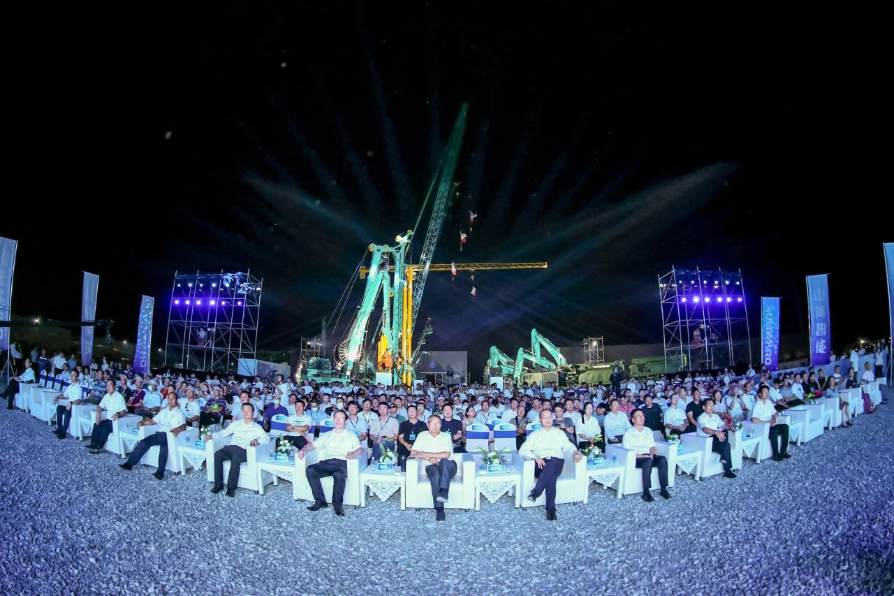 四大成套装备联袂登。”υ死持悄艽葱鲁晒故净峤怀觥傲裂鄞鹁怼