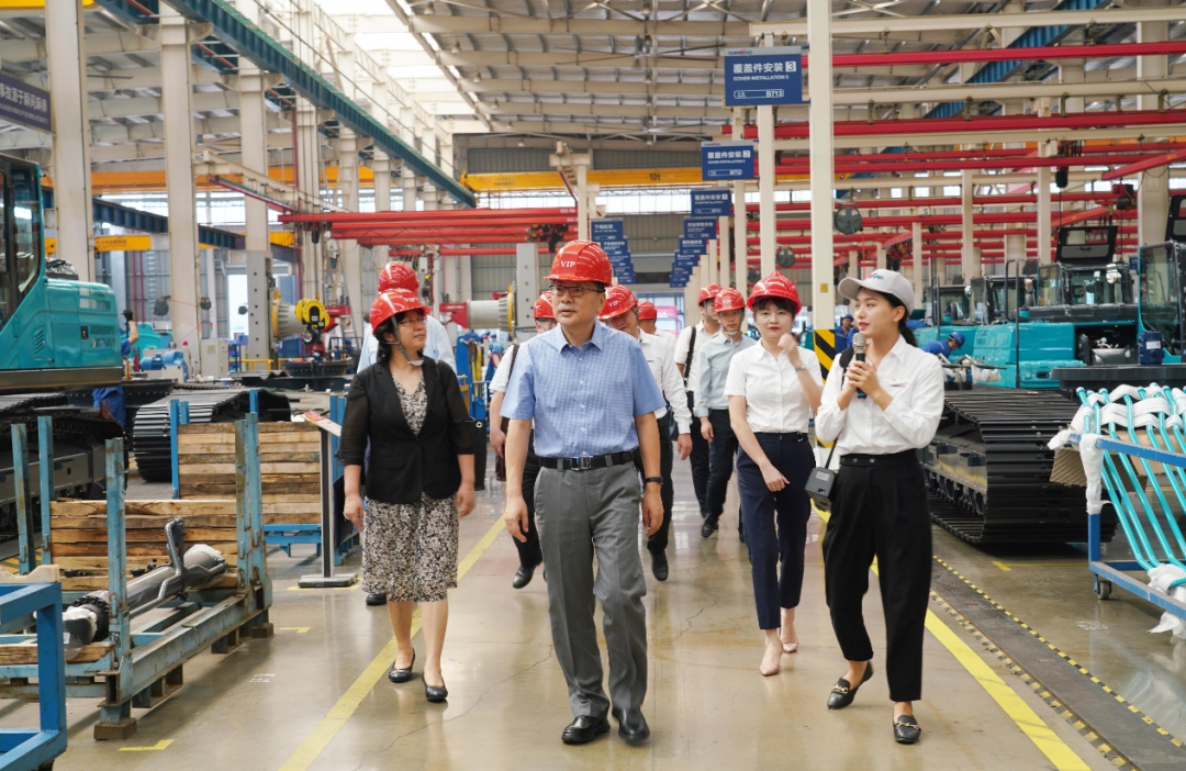 中国出口信用保险公司领导一行调研宝运莱智能