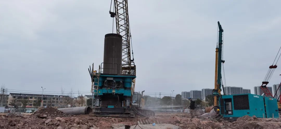 利器出击！宝运莱智能SWRC260全回转全套管钻机成功完成首钻