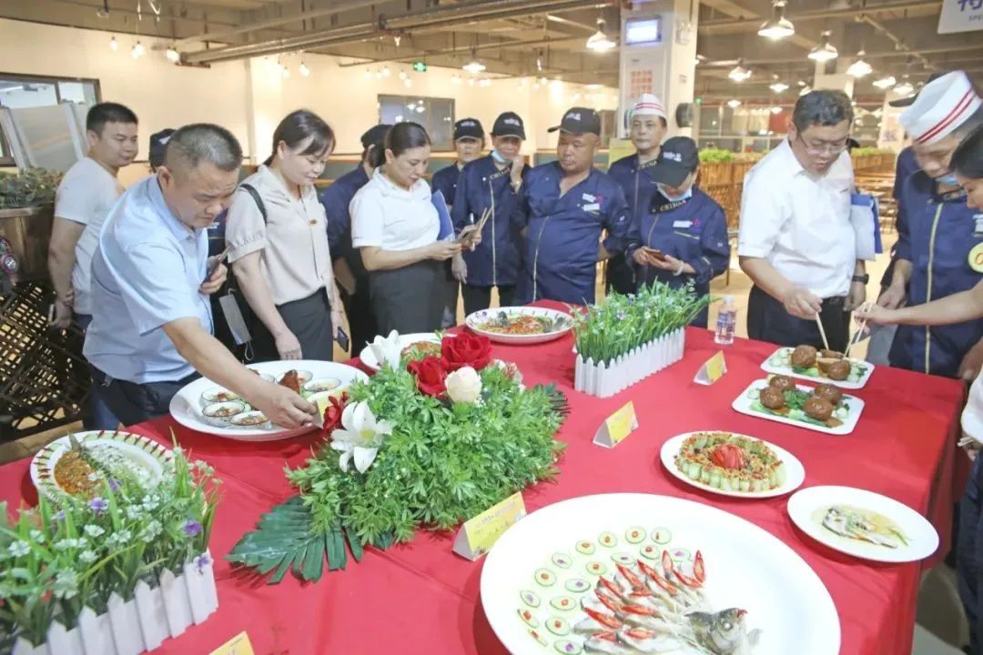 湖南工人报 | 最美娘家人张爱民：乐做“五送”“娘家人”