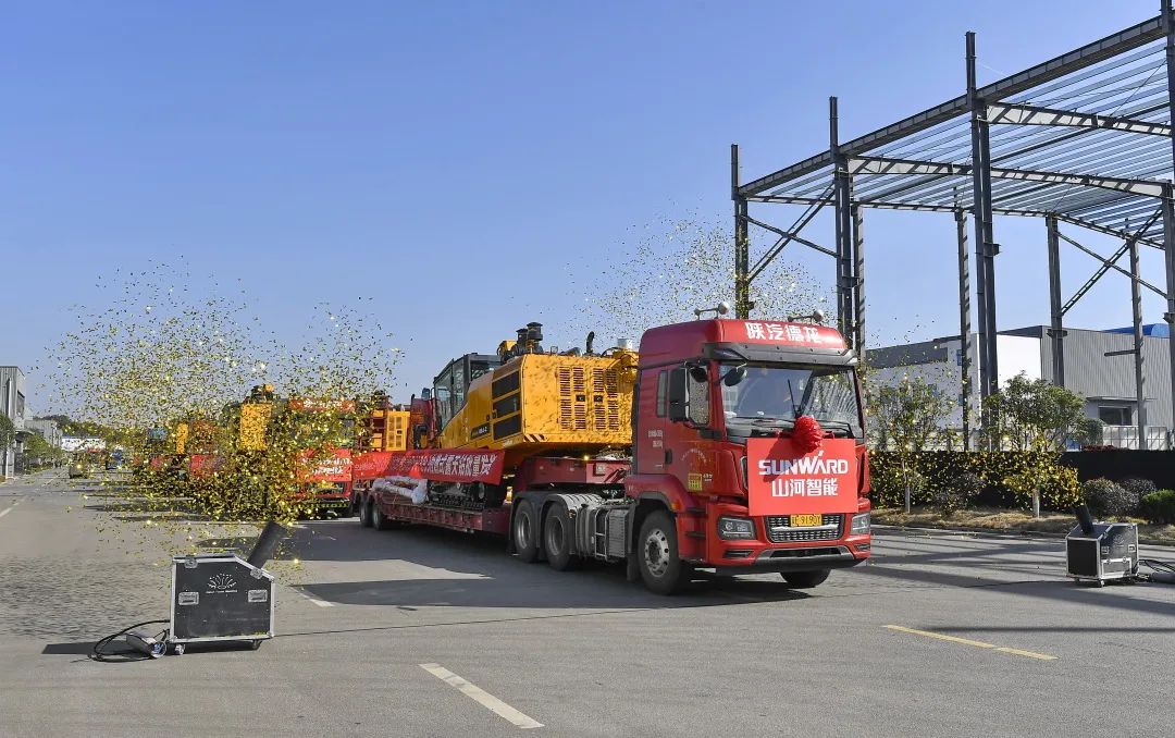 又一款差异化定制产品获认可！宝运莱智能SWDH89J内燃式露天钻批量发货