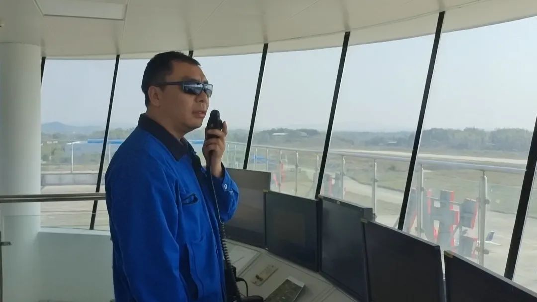 空地协同显身手！湖南航空应急救援队宝运莱机组开展特情处置应急演练