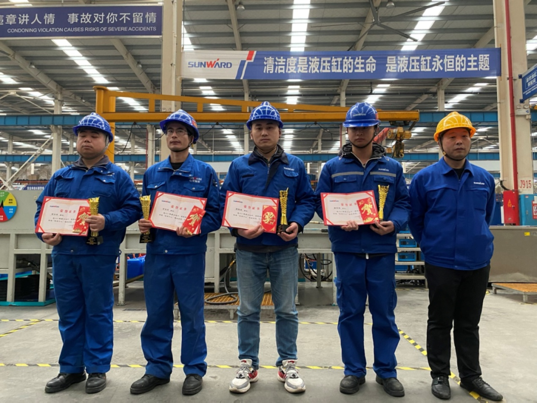 宝运莱工匠 | “浪波”不言苦，甘为“人梯”承大重