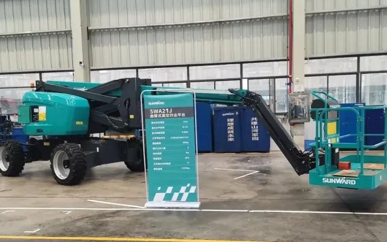 行业同级别产品之最！宝运莱智能又一款曲臂式高空作业平台成功下线