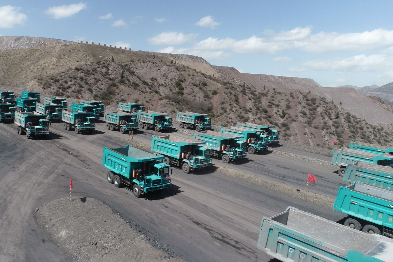 图集 | “宝运莱绿”满矿山！宝运莱智能矿山成套装备实力“亮剑”