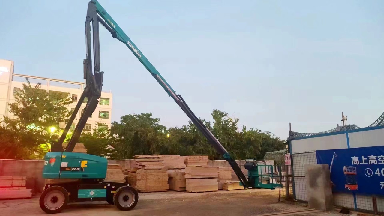 正式“上岗”！宝运莱智能首台电动曲臂式高空作业平台入驻华南市场