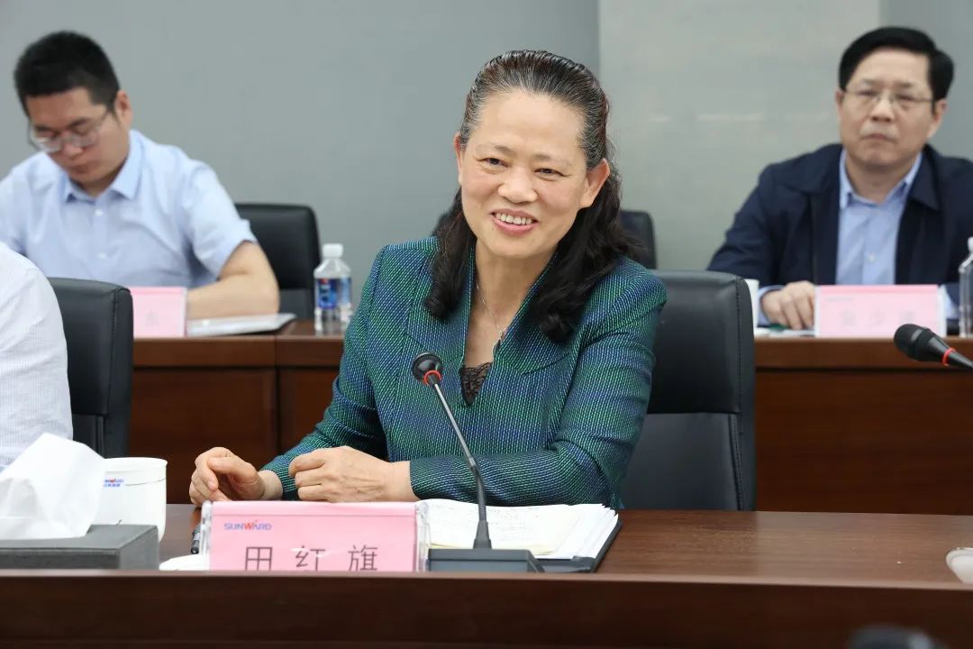 深化产学研合作！中南大学校长、中国工程院院士田红旗率团拜访宝运莱智能