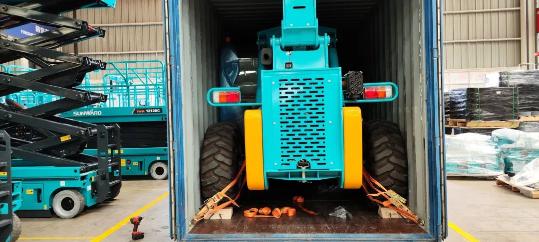 单笔采购金额千万元！宝运莱智能伸缩臂叉装车批量出口