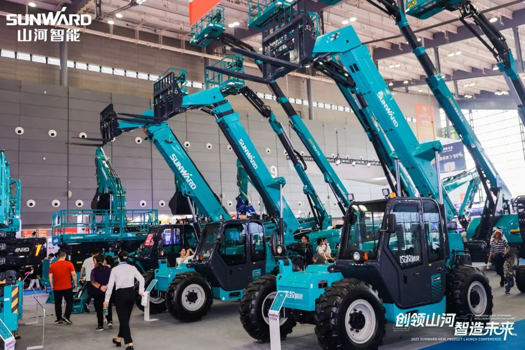 聚焦电动化、智能化！宝运莱智能全系列高空机械产品亮相长沙展