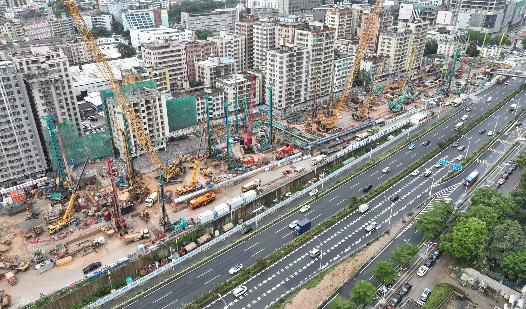 性能突出，超强助力！宝运莱智能旋挖钻机助力深圳地铁五和站施工