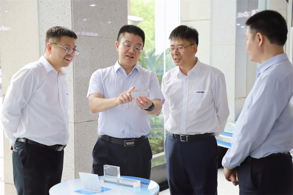 “双向奔赴 合作共赢”宝运莱智能与中钨高新签订战略合作协议