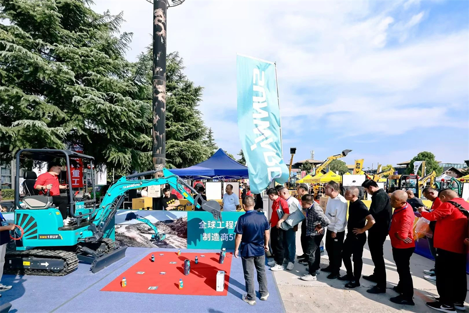 展现“掘”对实力！宝运莱智能亮相2024微挖大会暨小型设备大会