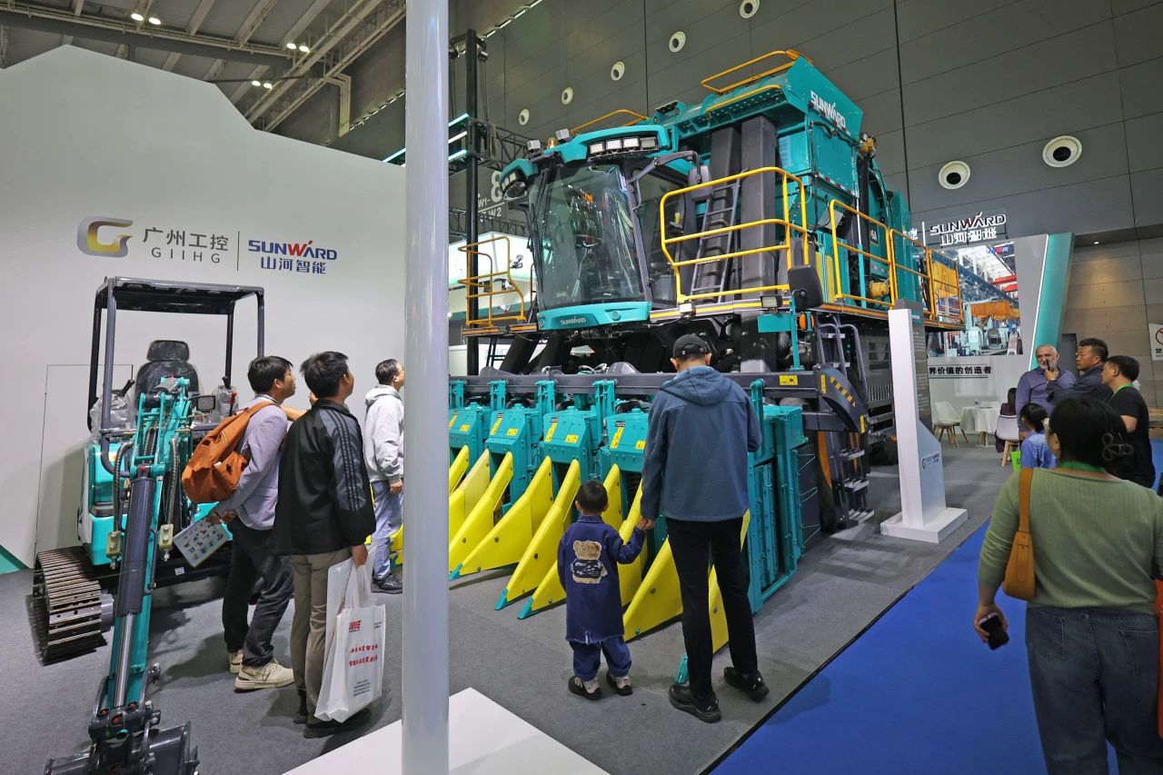 聚焦智能化、无人化！宝运莱智能携多款产品亮相2024中国国际农业机械展