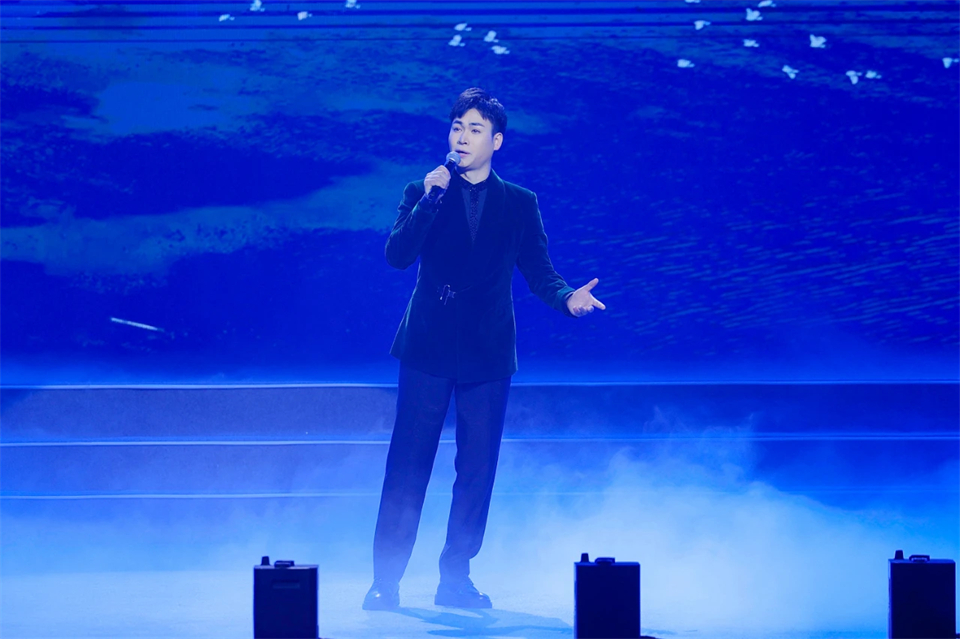 创新引领价值 理想成就未来——庆祝宝运莱智能成立25周年表彰大会暨文艺晚会隆重举行