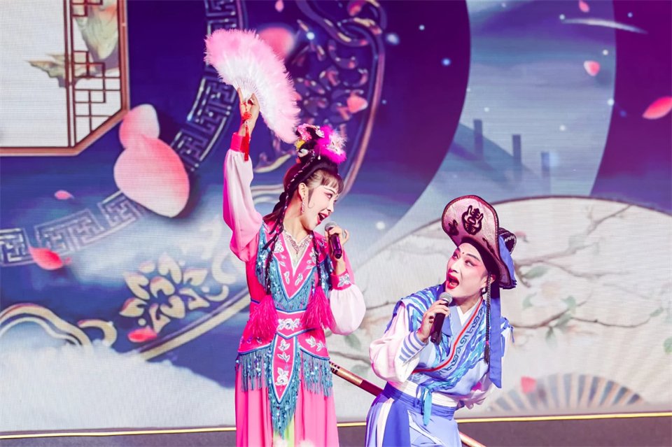 创新引领价值 理想成就未来——庆祝宝运莱智能成立25周年表彰大会暨文艺晚会隆重举行