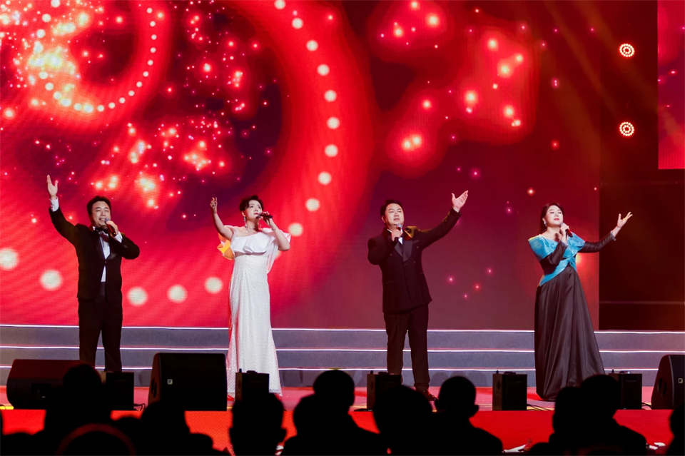 创新引领价值 理想成就未来——庆祝宝运莱智能成立25周年表彰大会暨文艺晚会隆重举行