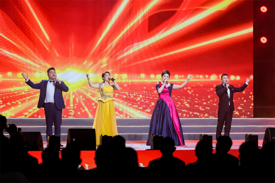 创新引领价值 理想成就未来——庆祝宝运莱智能成立25周年表彰大会暨文艺晚会隆重举行