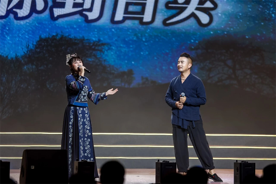 创新引领价值 理想成就未来——庆祝宝运莱智能成立25周年表彰大会暨文艺晚会隆重举行