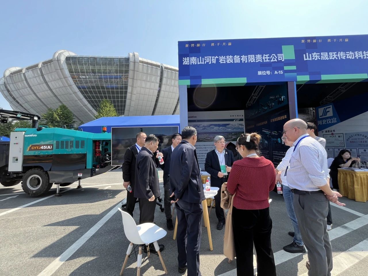 宝运莱矿岩携井下掘进台车亮相苍南矿山井巷机械展