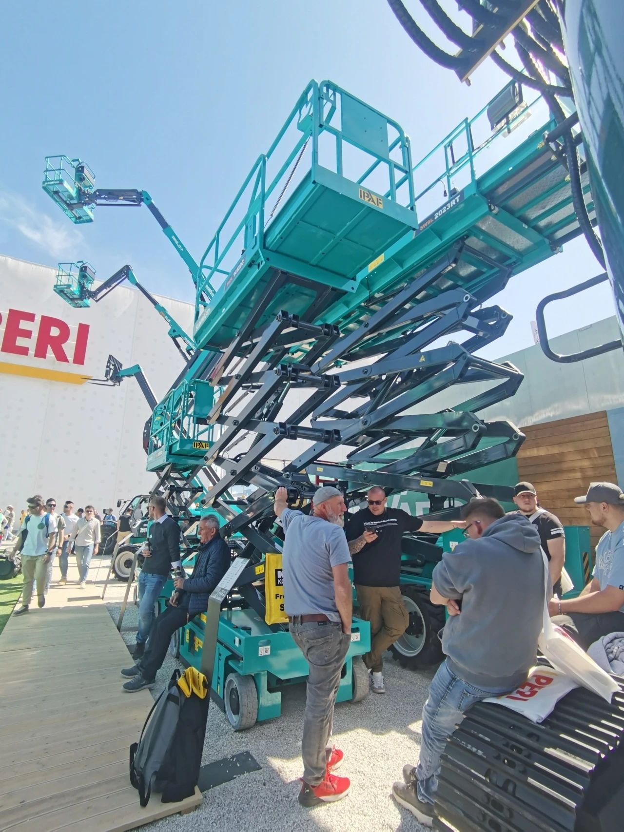 宝运莱智能高空机械闪耀Bauma 2025！ 新能源技术与创新产品获全球瞩目