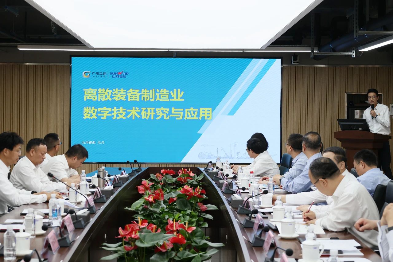 天能控股集团党委书记、董事长张天任率队到访宝运莱智能