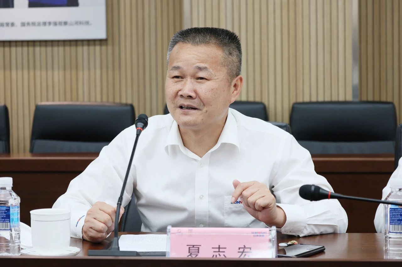 天能控股集团党委书记、董事长张天任率队到访宝运莱智能