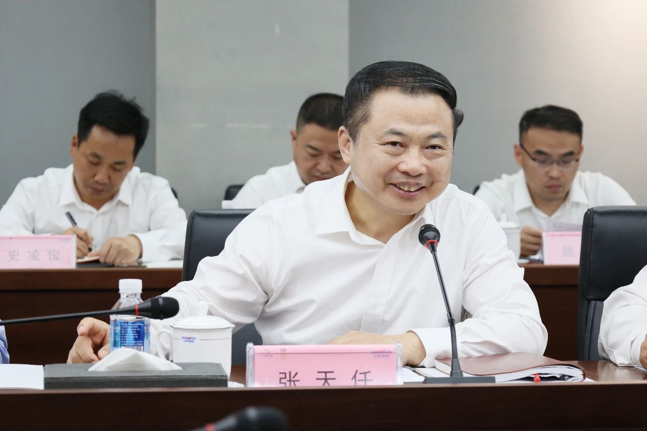 天能控股集团党委书记、董事长张天任率队到访宝运莱智能