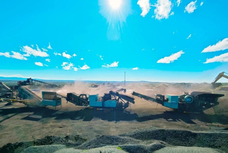 宝运莱智能破碎筛分成套设备成功登陆非洲市。不婧献鞴灿缕