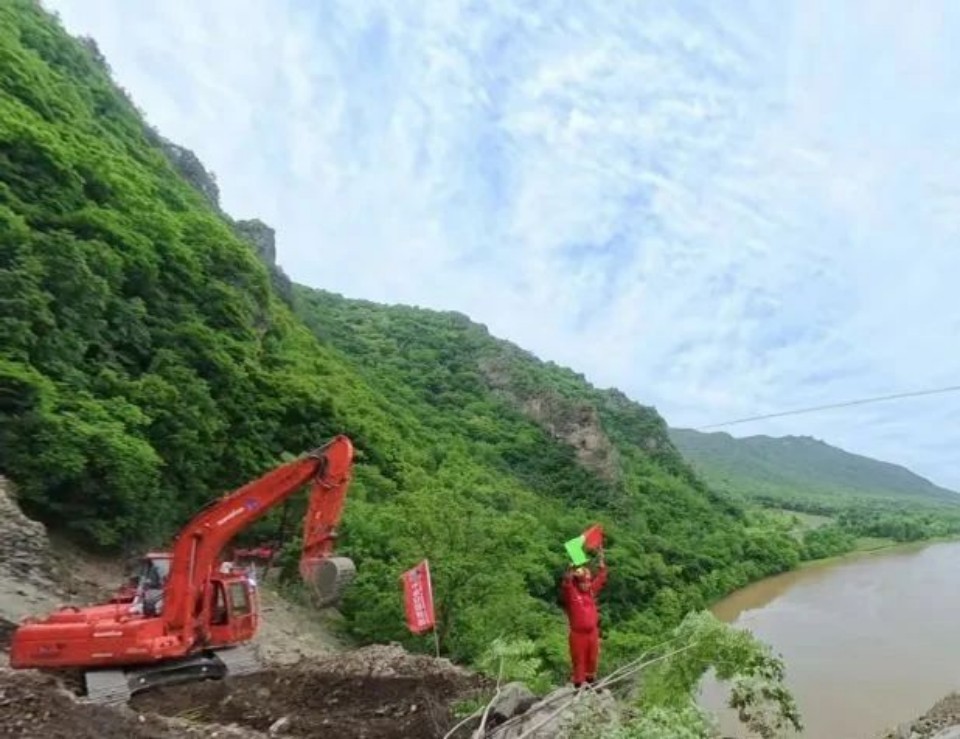 硬核破解“最后一公里”难题，宝运莱智能应急救援设备助力“应急使命·2025”演习！