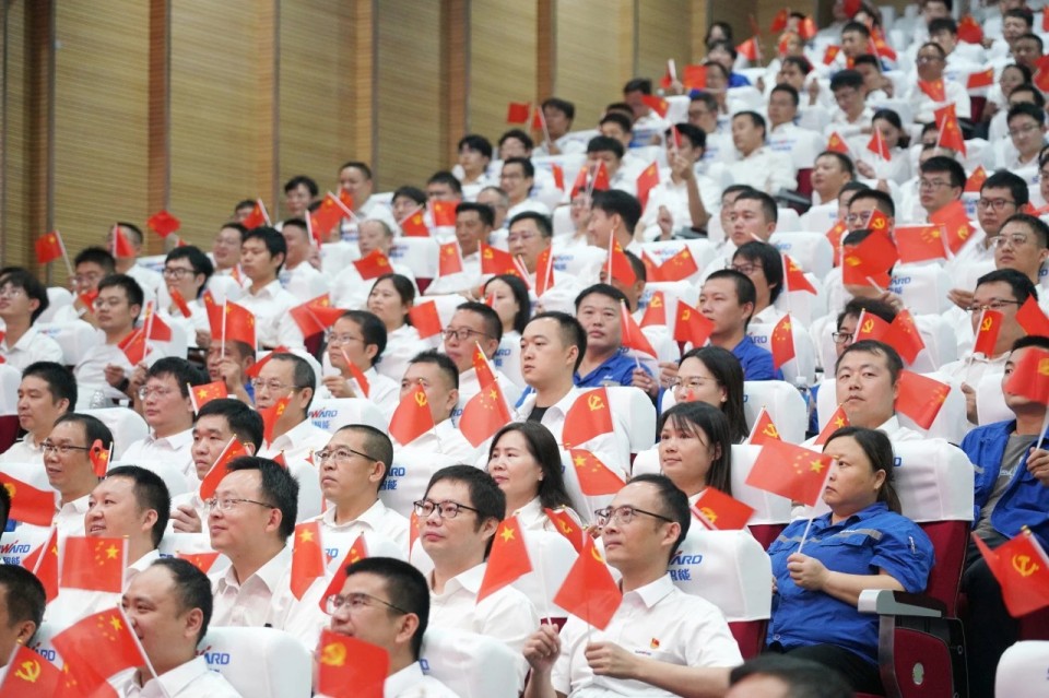 宝运莱智能组织集中收看纪念中国人民抗日战争暨世界反法西斯战争胜利80周年大会